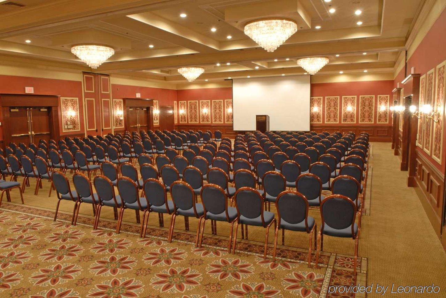 Готель Hilton Містик Зручності фото